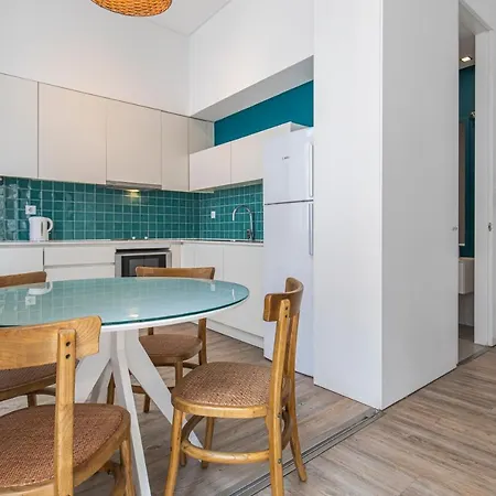 Ando Living - Abrantes 10 House Апартаменти