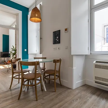 Апартаменти Ando Living - Abrantes 10 House