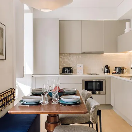 Lejlighedshotel Ando Living - Abrantes 10 House